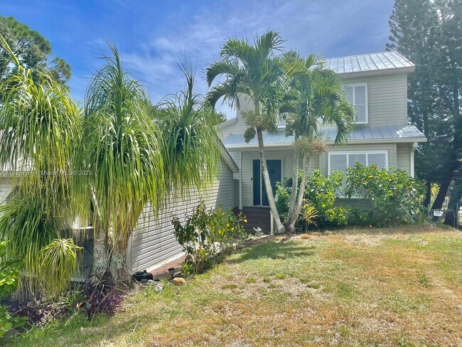 Building Photo - 4700 Regina Dr