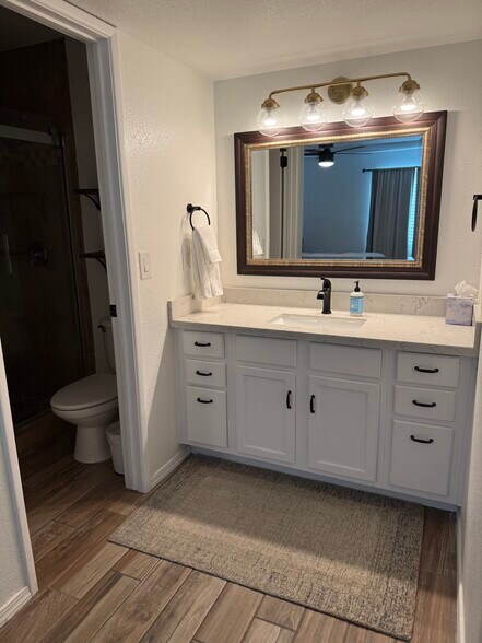 Master Bath - 3600 N Hayden Rd