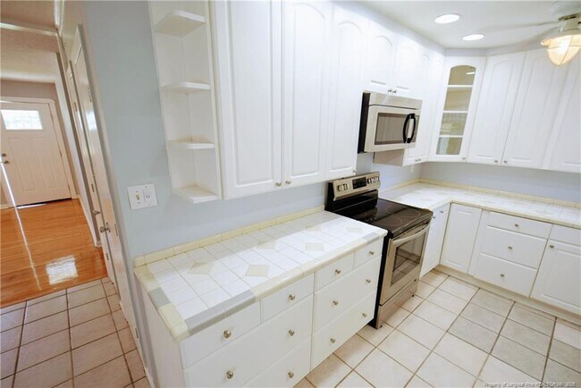 Building Photo - 5330 Plateau Ct
