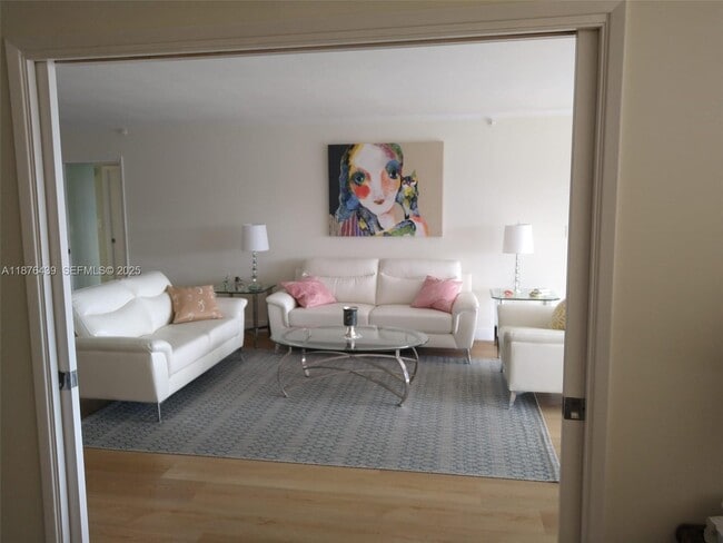 Building Photo - 3510 Oaks Way