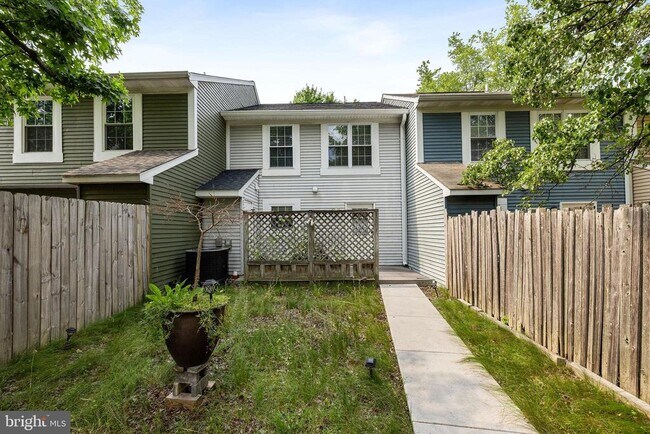 Building Photo - 4071 Bluebird Dr