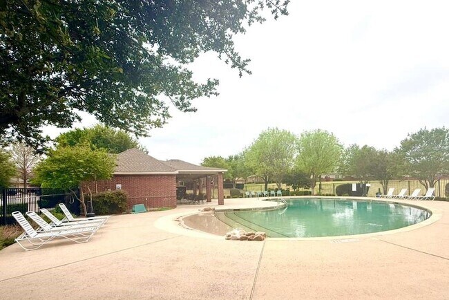 Building Photo - 3217 Judge Holland Ln