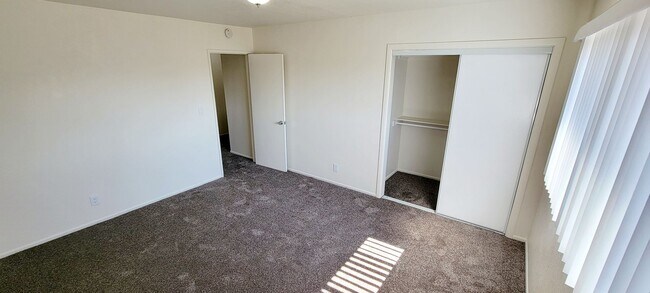 Building Photo - 5202 Canoga St