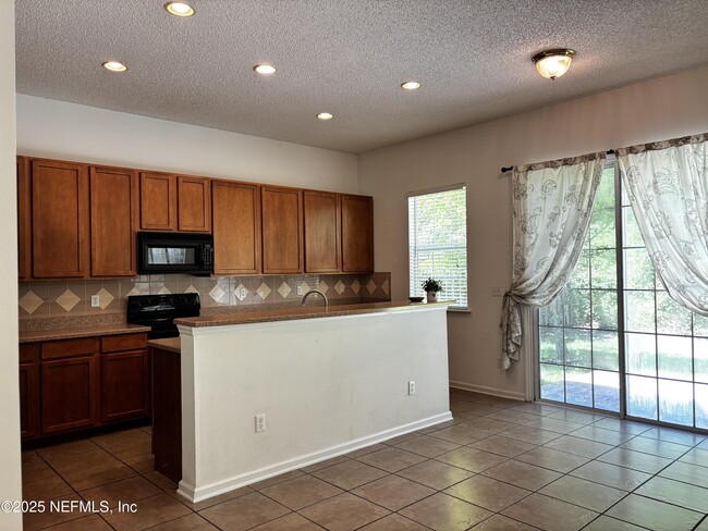Building Photo - 872 Collinswood Dr