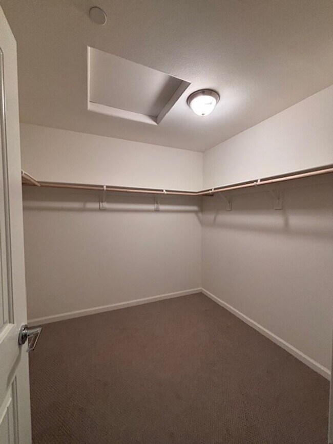 Building Photo - Welcome home to this beautiful Murrieta Town Home!