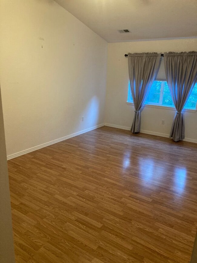 Building Photo - 2BR/2BA Condo -