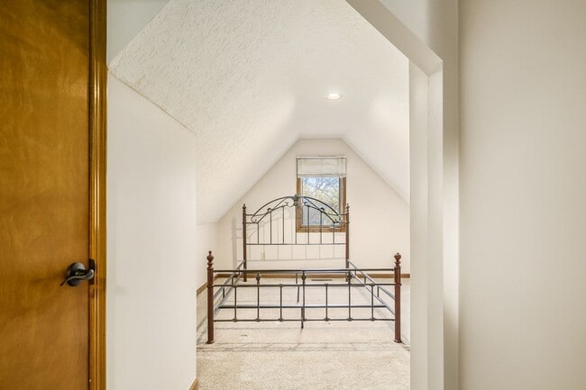 Building Photo - 4845 Dierker Rd