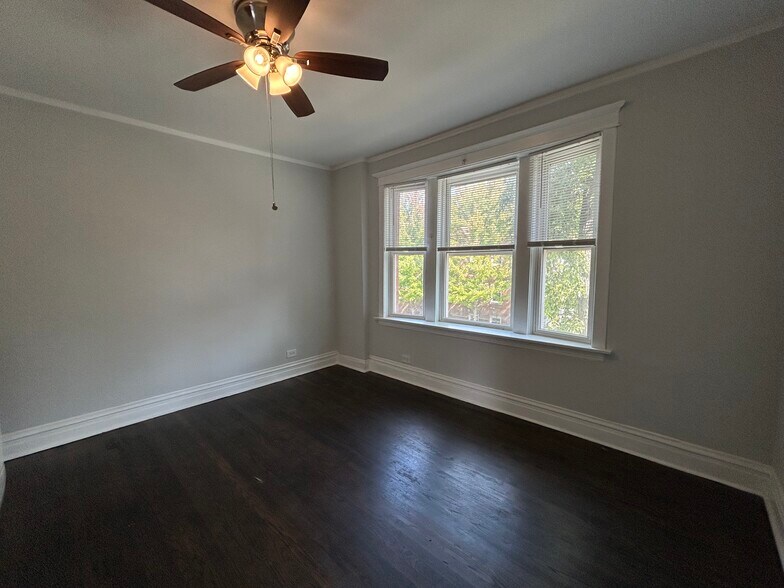 Building Photo - 2548 N Kildare Ave