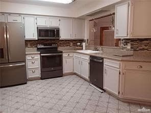 Building Photo - 5 Swallow Ave