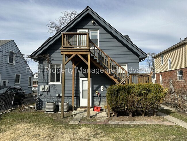 Building Photo - 316 Spencer St