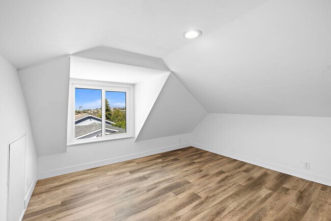 Building Photo - 2609 Via Cascadita