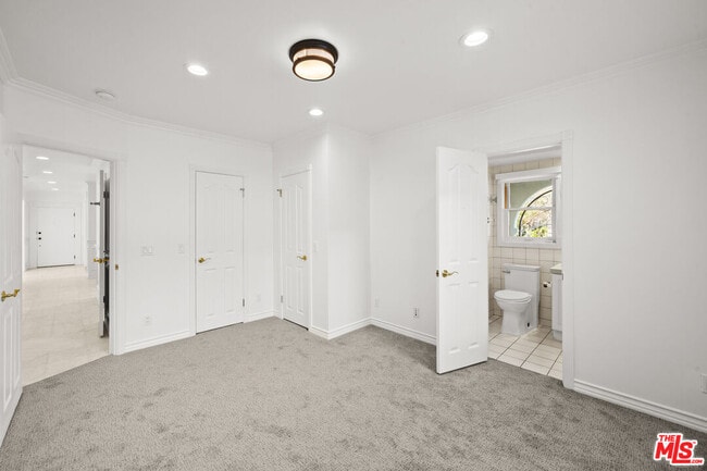 Building Photo - 502 Smithwood Dr