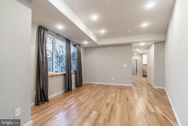 Building Photo - 2045 N College Ave