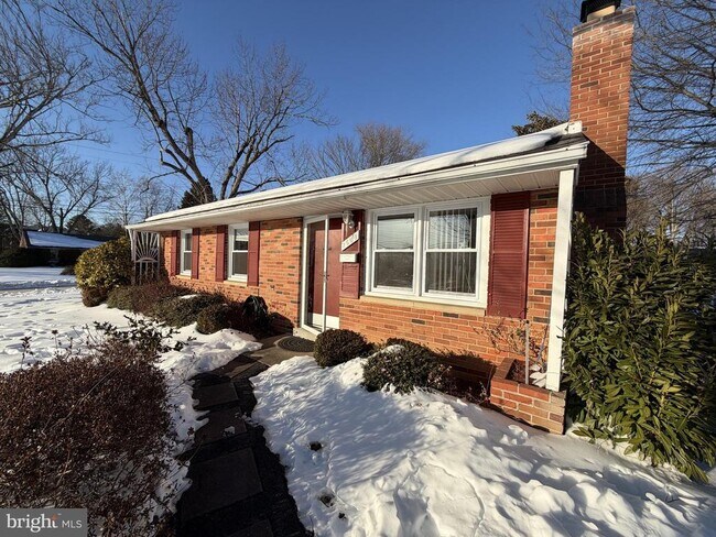 Building Photo - 7608 Heritage Dr