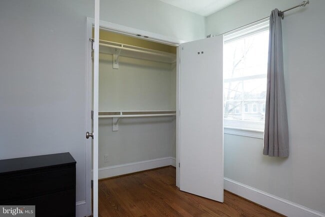 Building Photo - 421 Longfellow St NW