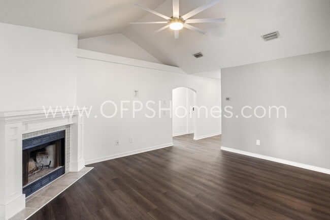 Building Photo - 1845 Brick Cir