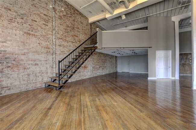 Building Photo - 161 Mangum St SW