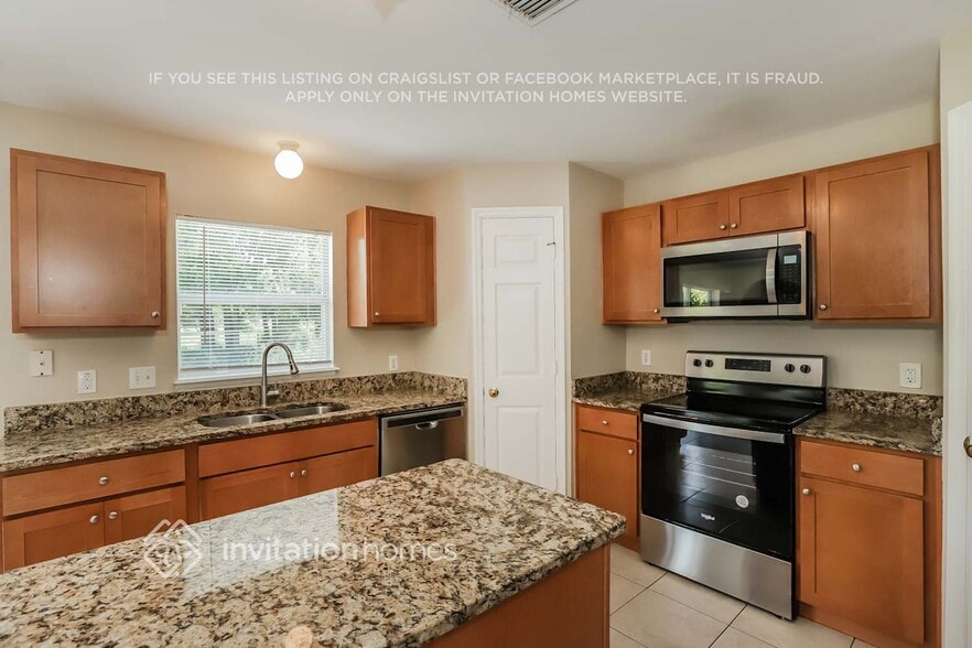 Building Photo - 692 Sunway Ln