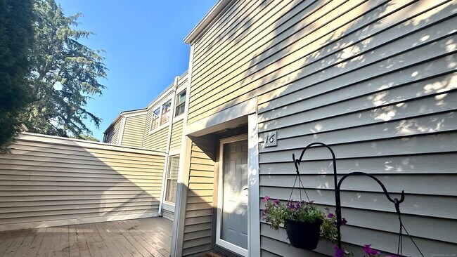Building Photo - 16 Clemens Ct