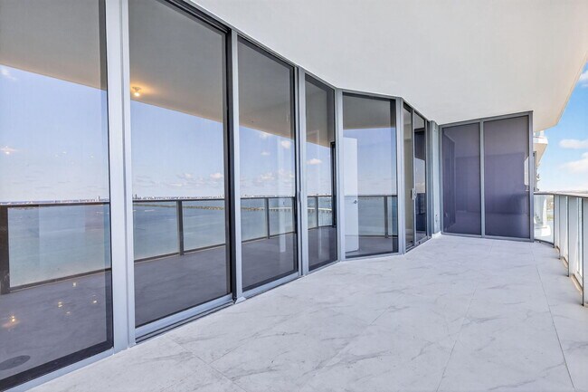 Building Photo - 701 NE 23rd St