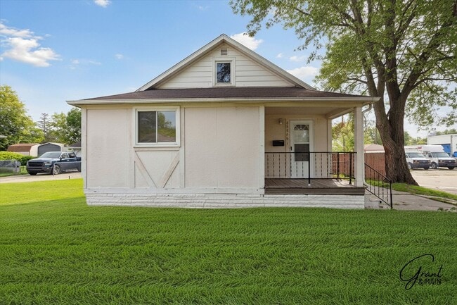 Primary Photo - $1,200 - 3 Bed / 1 Bath House in Eastpointe