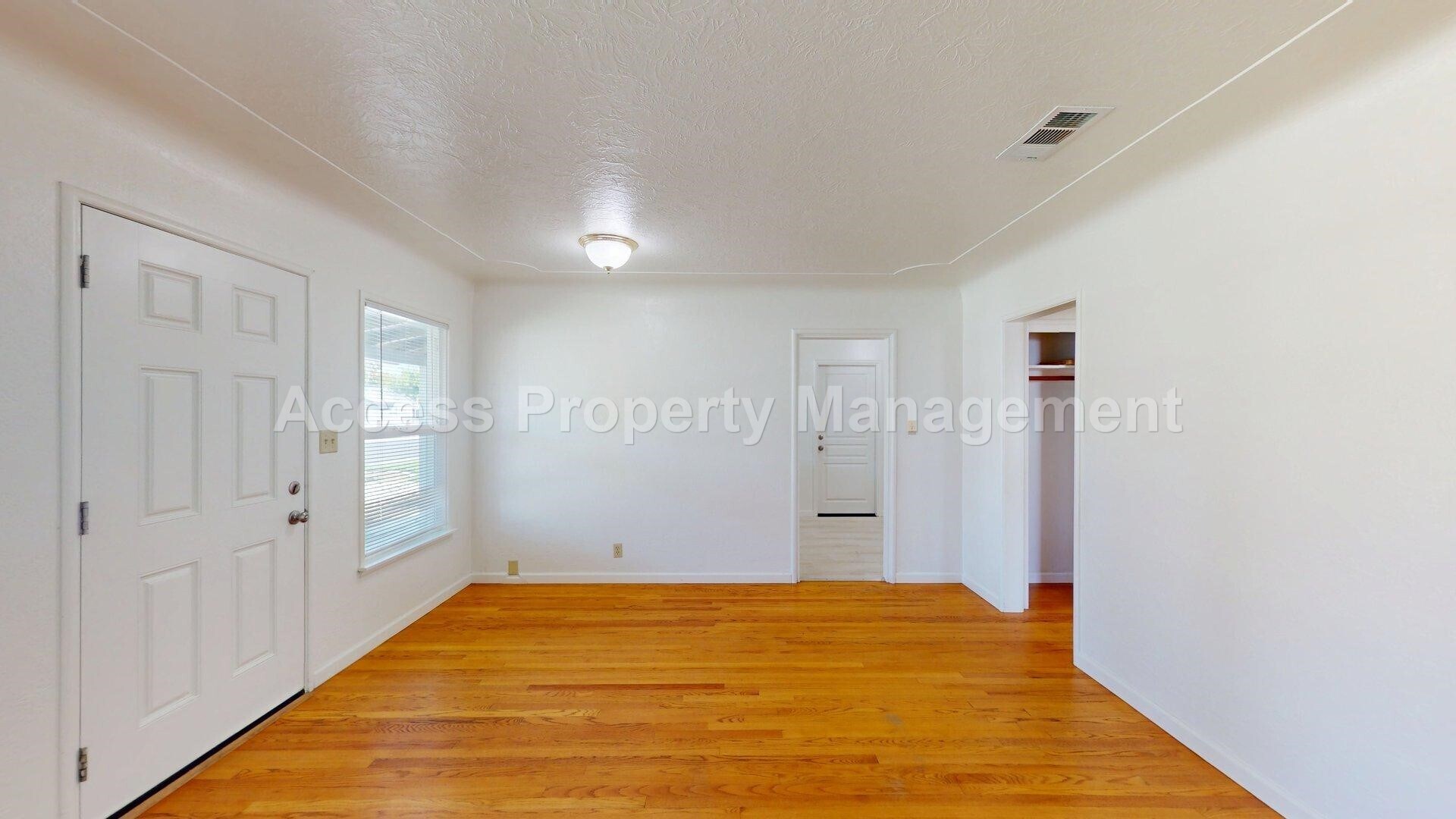 Building Photo - 2324 Bellamy St