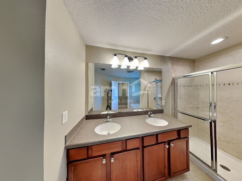 Building Photo - 5654 Aaron Ct