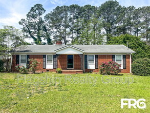 Building Photo - 1801 E Azalea Dr