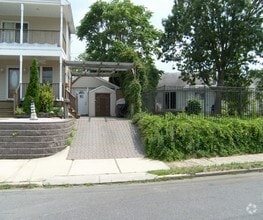 Building Photo - 327 New Bedford Rd