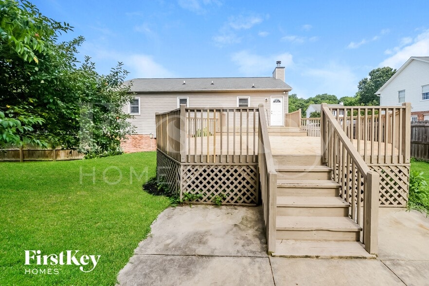 Building Photo - 6020 Stone Bluff Dr