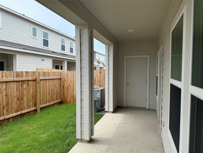 Building Photo - 1850 Settlers Glen Dr