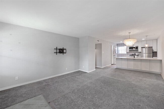 Building Photo - 9015 Gaylord Dr