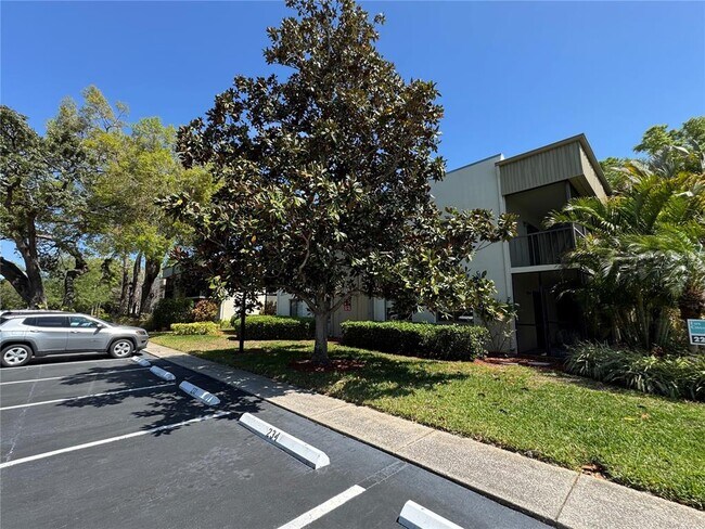 Building Photo - 3300 Fox Chase Cir
