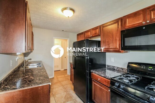 Building Photo - 3 Bedroom Pet-Friendly Home in Ellenwood, GA with Main Street Renewal