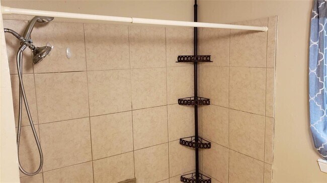 Building Photo - 1205 Anne Ave