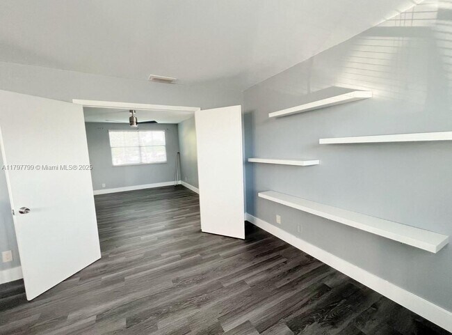 Building Photo - 6450 Fern St