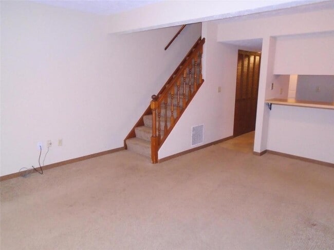 Building Photo - 441 Colleen Dr