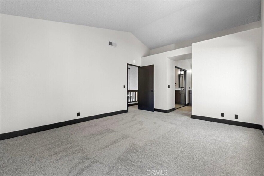 Building Photo - 120 Sandpoint Ln