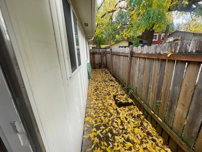 Building Photo - Charming Forest Grove 2BR Home – Great Wal...