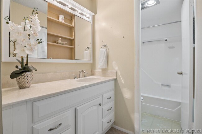 Building Photo - 473 Lake Frances Dr