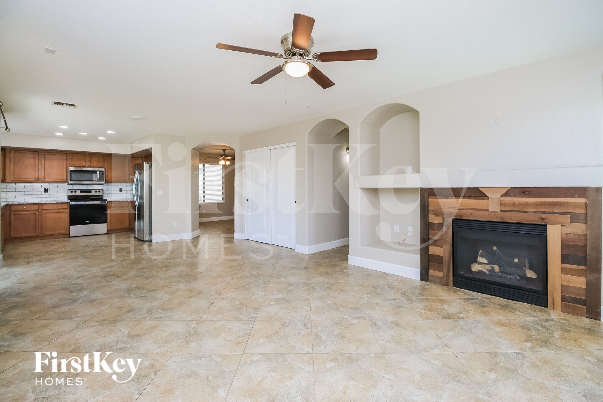 Building Photo - 29110 N Rosewood Dr