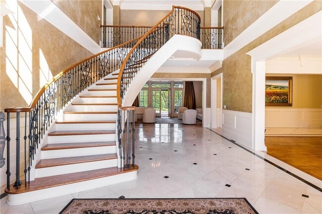 Building Photo - 4000 Heatherwood Way