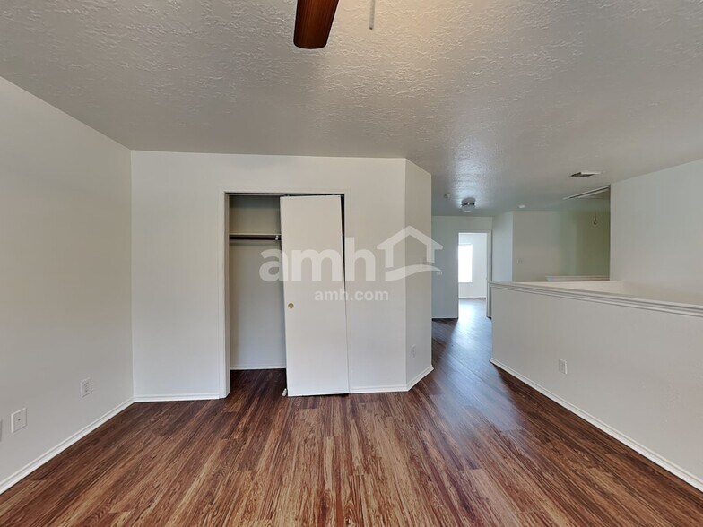 Building Photo - 16403 Lynn Crest Ct