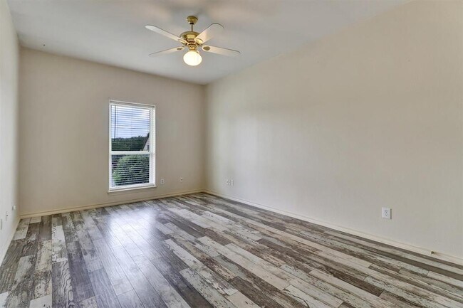 Building Photo - 203 Dunkeld Dr