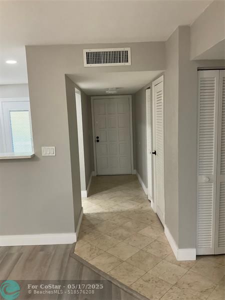 Building Photo - 6101 N Falls Cir Dr