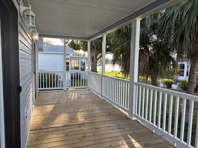 Building Photo - 250 Bimini Cay Cir