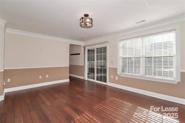 Building Photo - 9408 Meadowmont View Dr