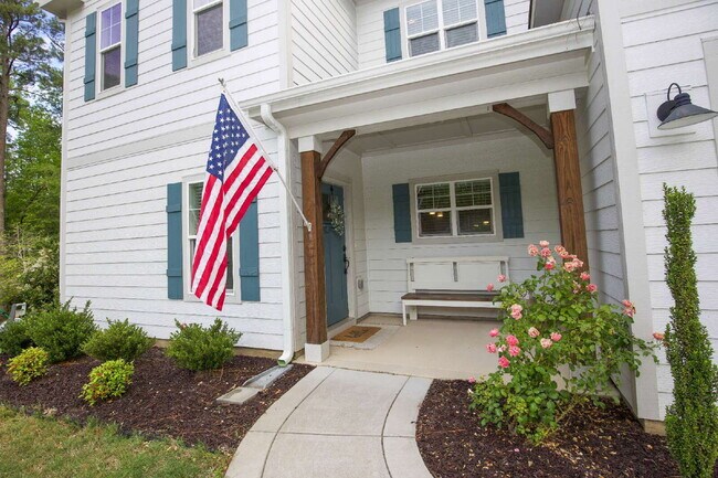 Building Photo - "Charming 4-Bedroom Retreat with Fireplace and 3 Full Baths in Aberdeen!"