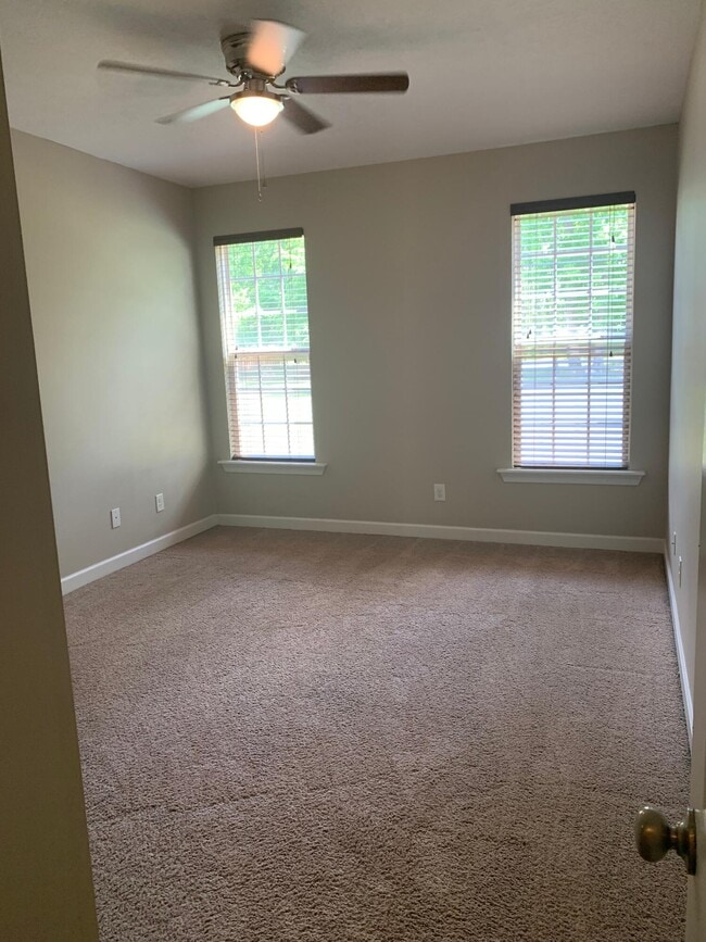 Building Photo - 5140 Wells Dr