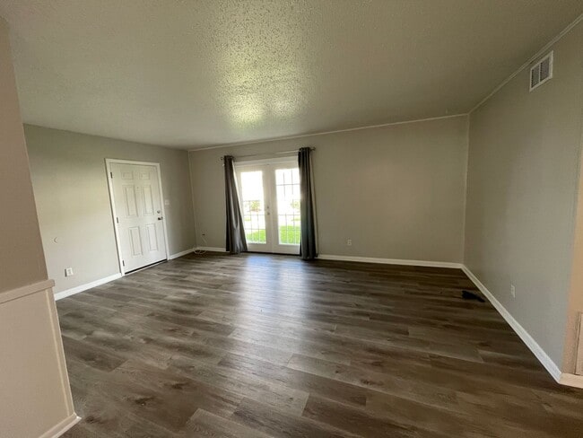 Building Photo - For Lease - 2BR/1BA at Landmark Condominiums!